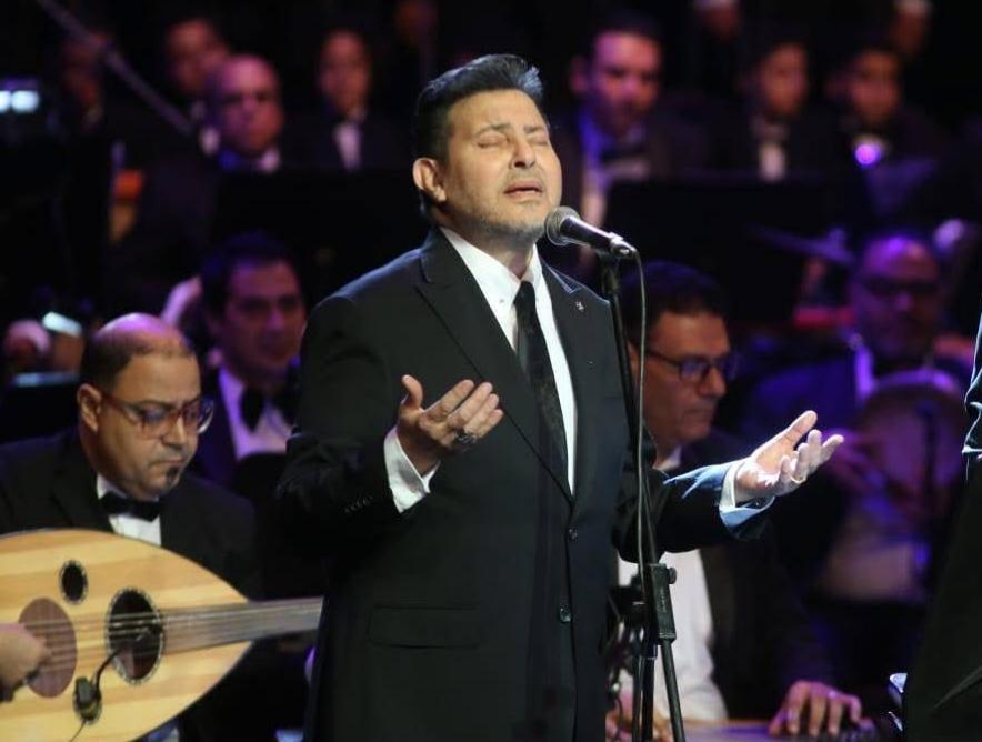 هاني شاكر يغني “وانت ماشي في مصر” في ذكرى نصر أكتوبر   